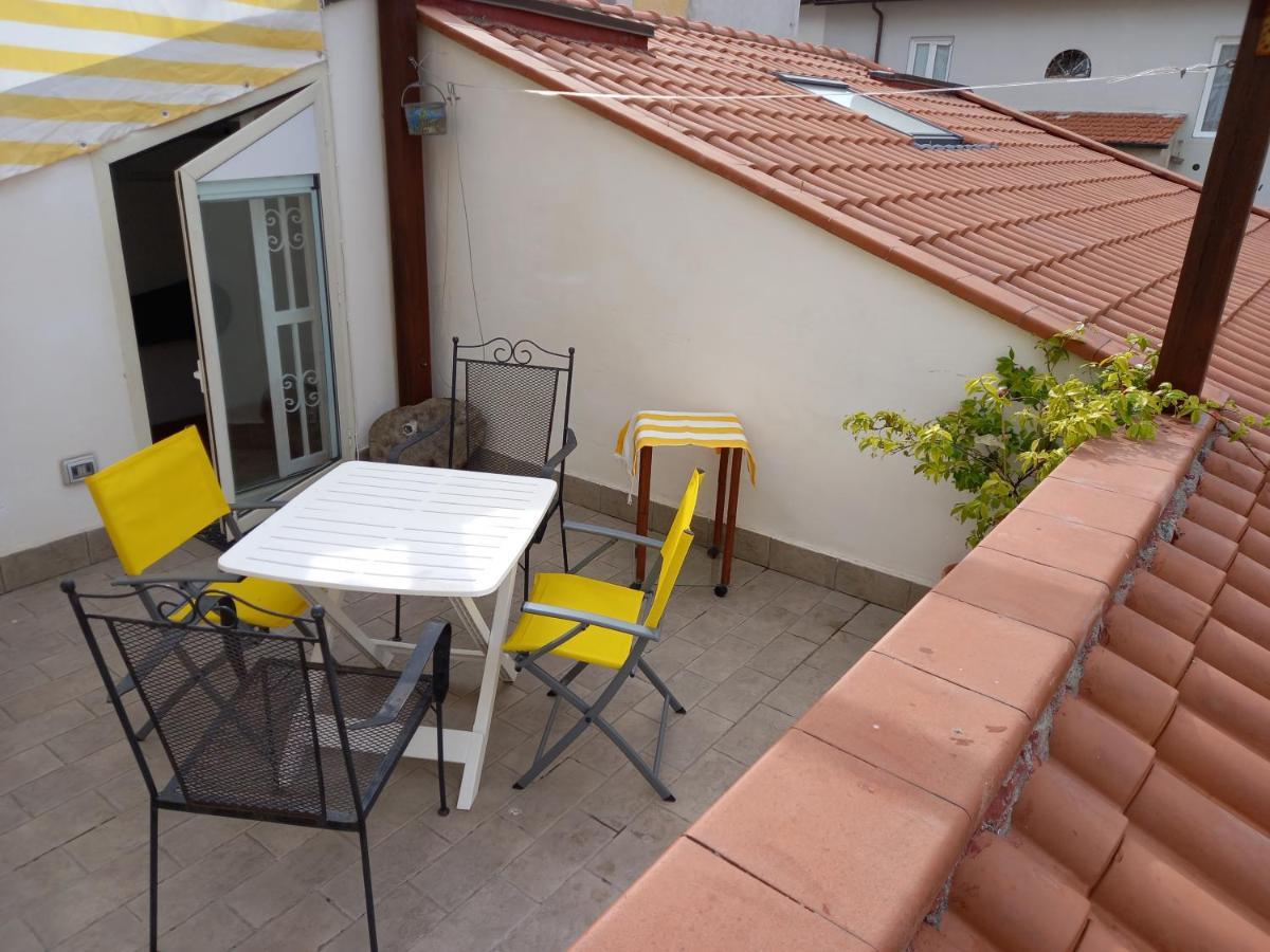 "La Casita", 2 Floors Apartment, Private Parking 1 Car Or 2 Bikes, Air-Cond And Terrace Livorno Ngoại thất bức ảnh