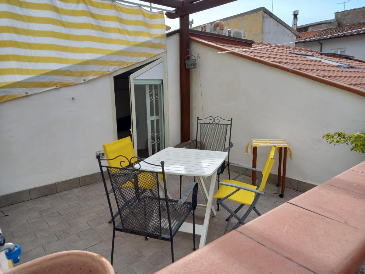 "La Casita", 2 Floors Apartment, Private Parking 1 Car Or 2 Bikes, Air-Cond And Terrace Livorno Ngoại thất bức ảnh