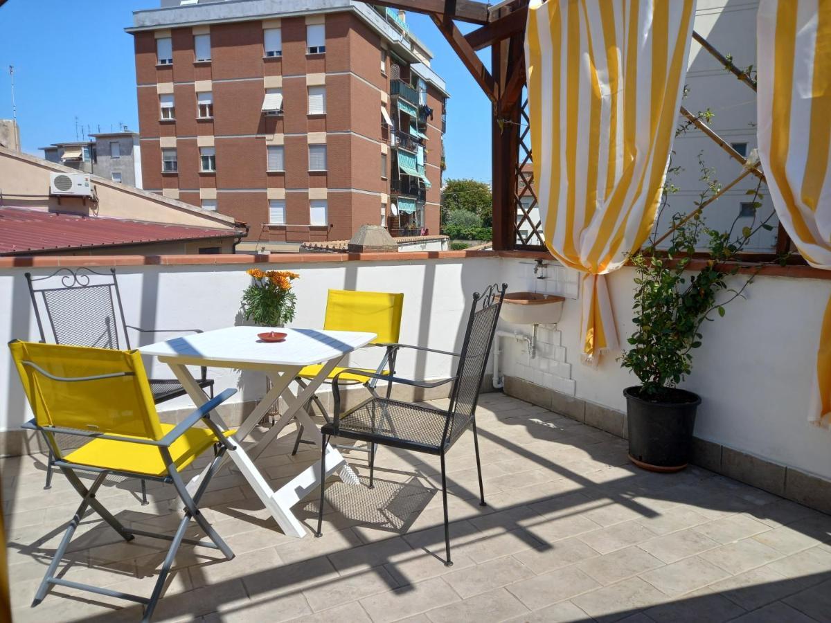 "La Casita", 2 Floors Apartment, Private Parking 1 Car Or 2 Bikes, Air-Cond And Terrace Livorno Ngoại thất bức ảnh